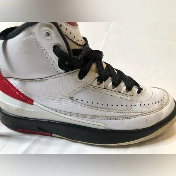 Nike Air Jordan 2 Chicago— Size 4Y USED NO BOX - Picture 8 of 14